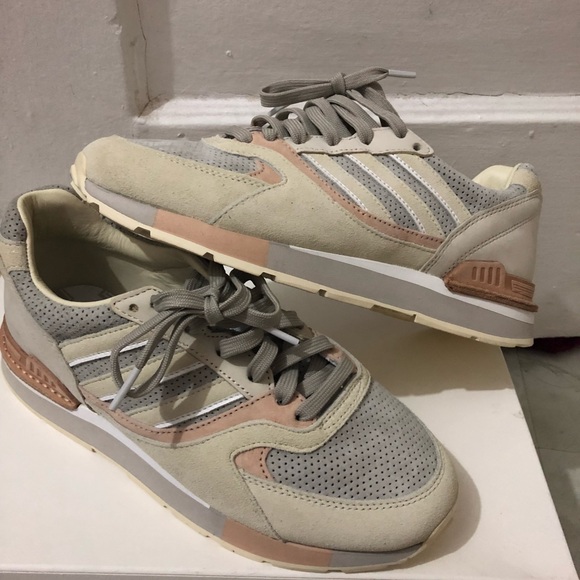 Adidas shoes - Picture 5 of 8